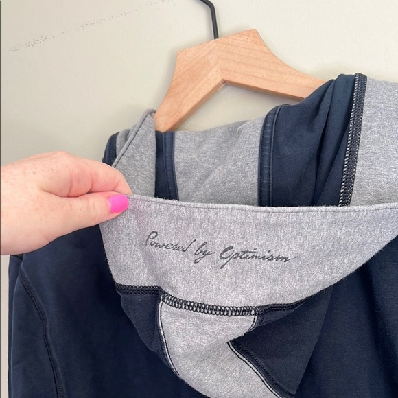 Good Move by Life Is Good Navy and Gray Women's Zip-Up Hoodie Large Semi-Fitted - Picture 8 of 9